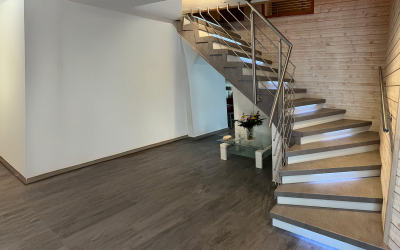 Comment fermer un escalier sans contremarche ? Solutions et conseils