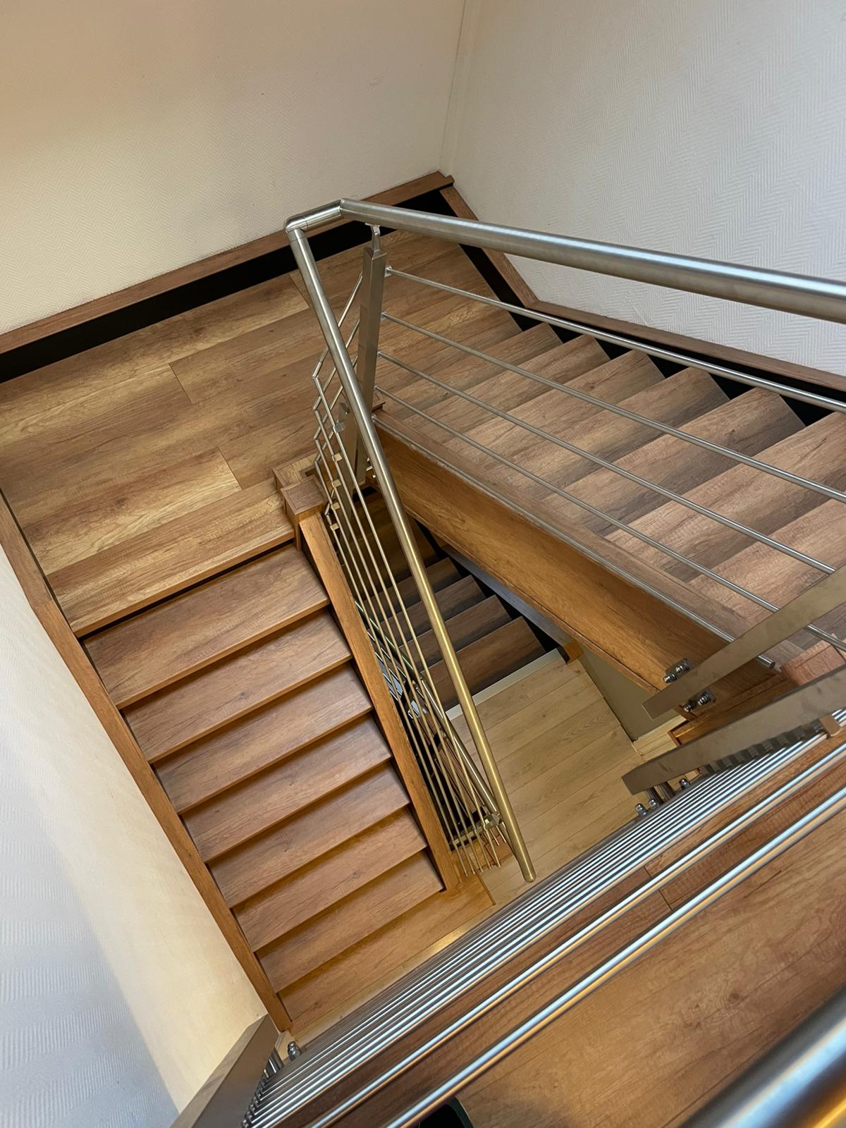 Recouvrment d'escalier et garde corps design installés par Escal Concept