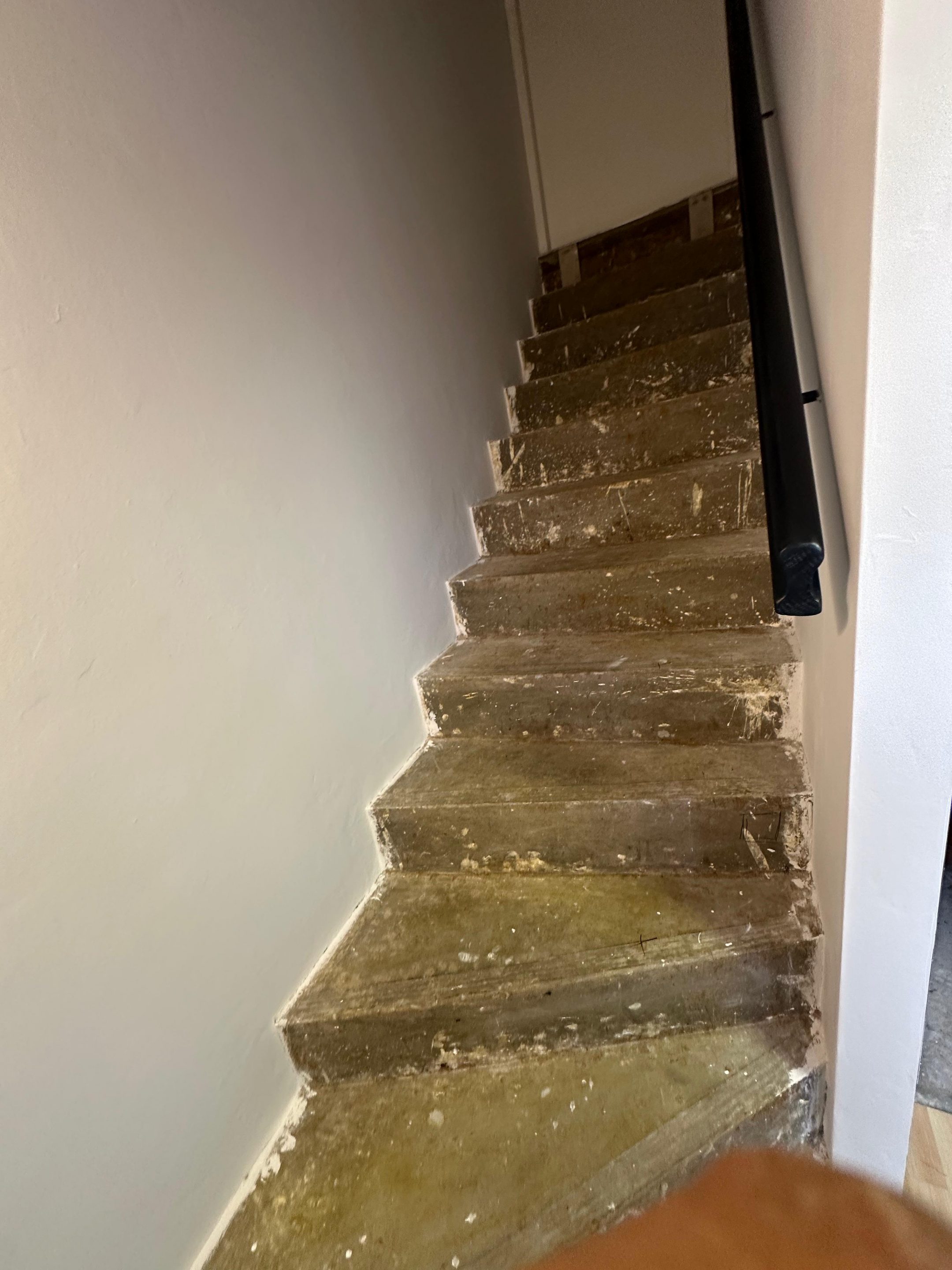 Rénovation escalier à LE VAL D AJOL – AXEL – Photo 1