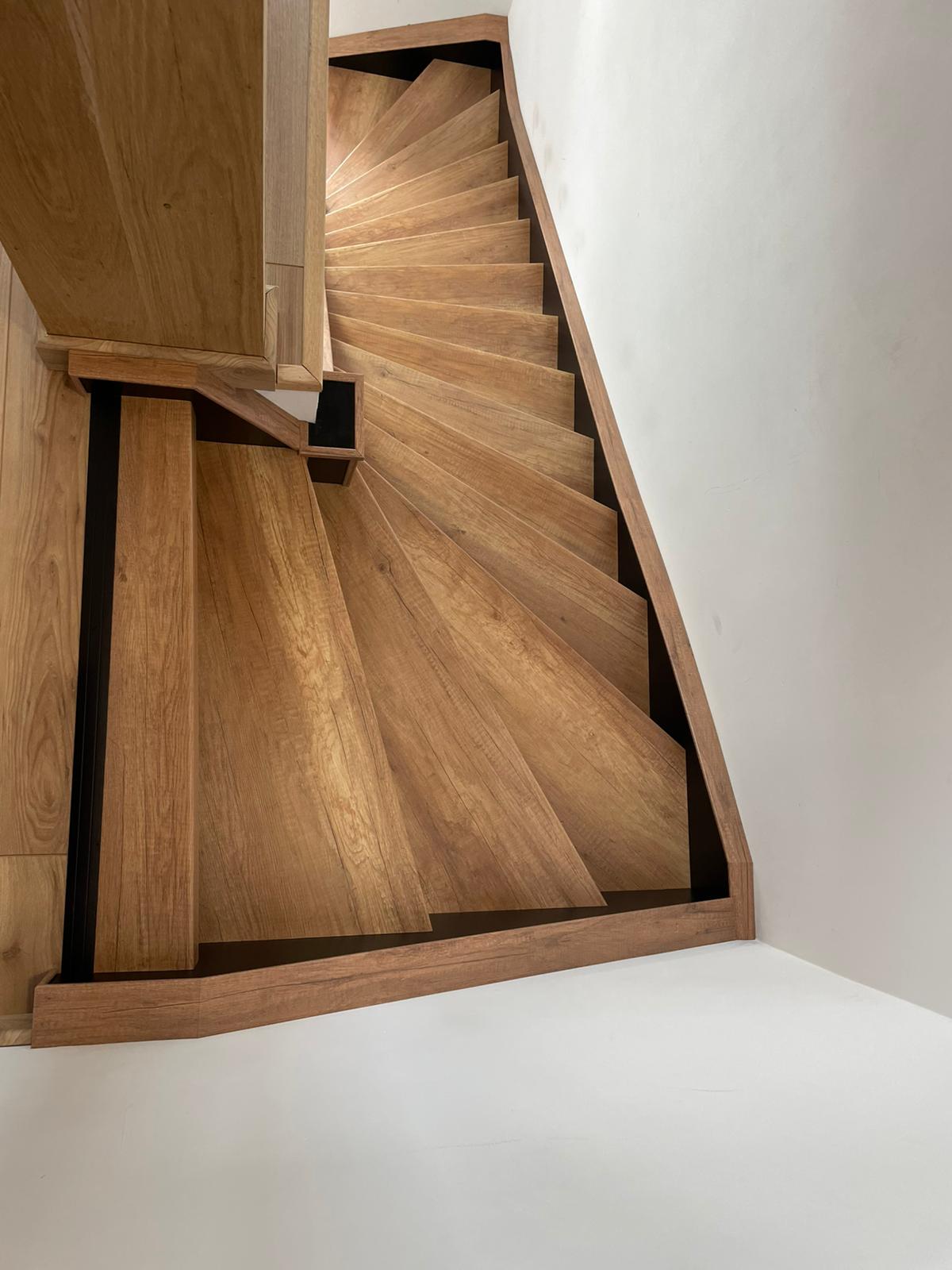 Rénovation escalier à COUDEKERQUE – BRANCHE - OLIVIER – Après travaux – Photo 6