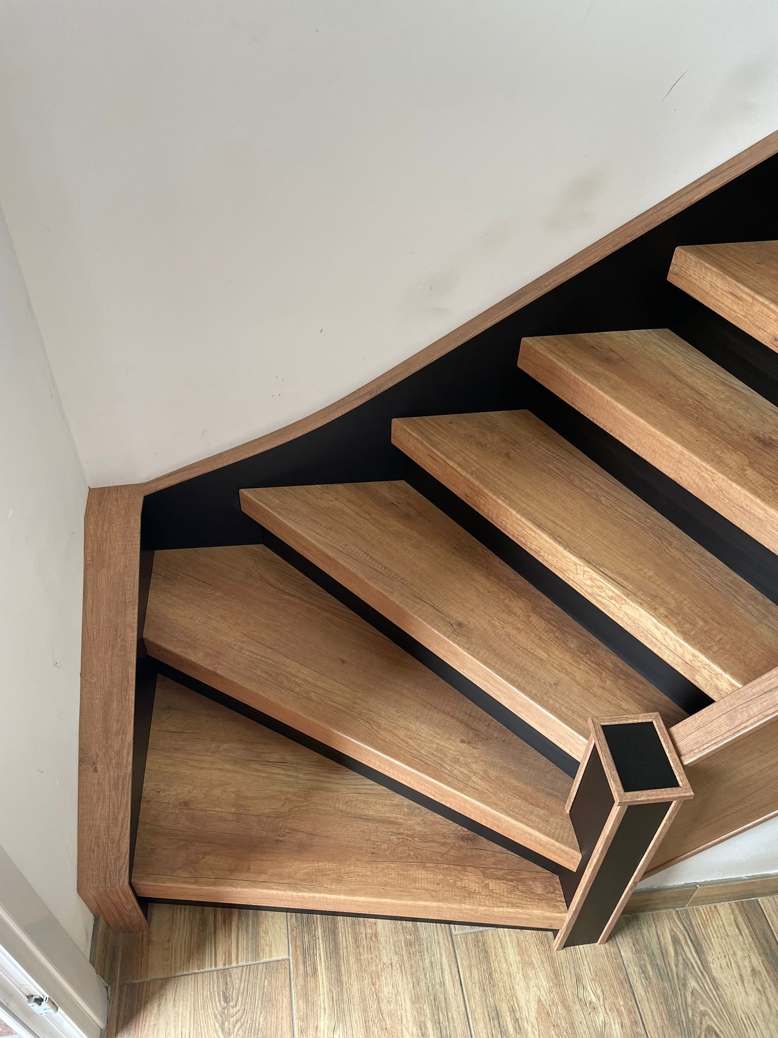 Rénovation escalier à COUDEKERQUE – BRANCHE - OLIVIER – Après travaux – Photo 8