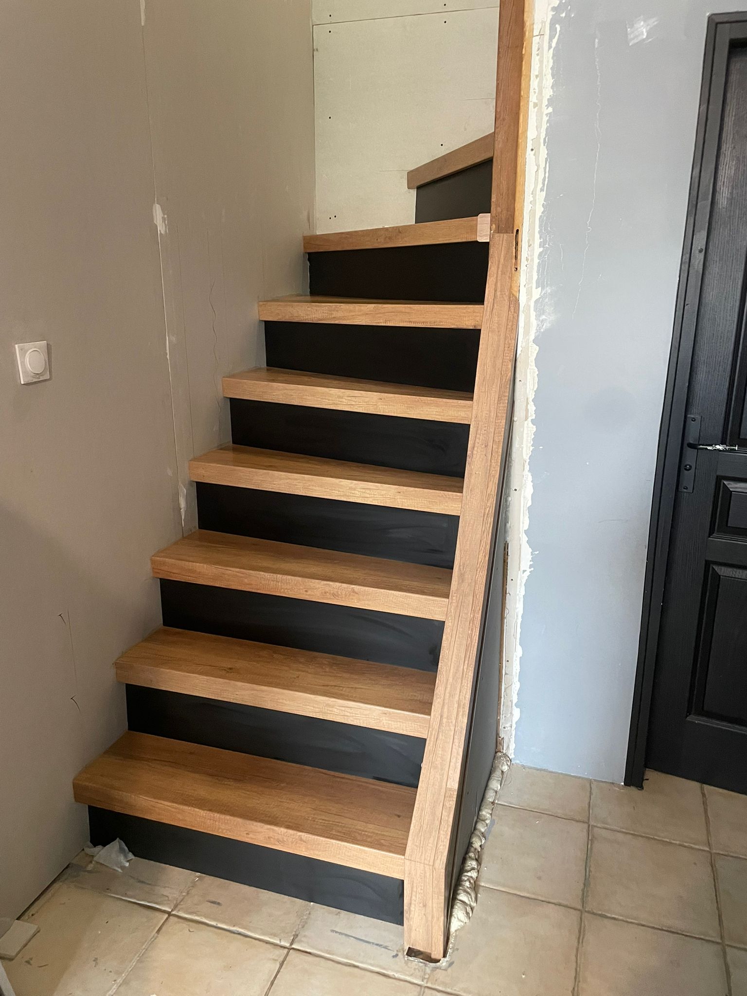 Rénovation escalier à CHILLY – GUILLAUME – Après travaux – Photo 4