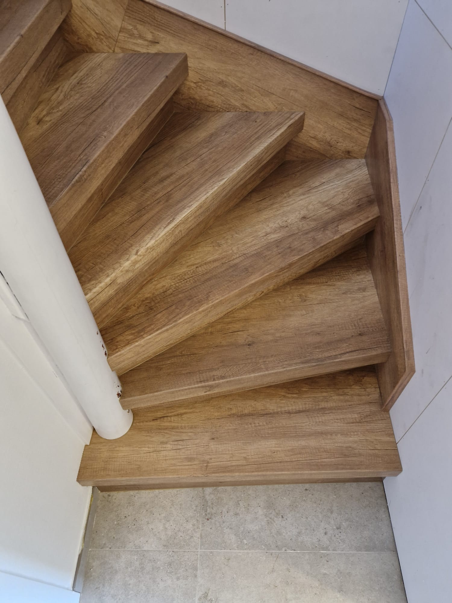 Rénovation escalier à RESSAIX – GIUSEPPE – Après travaux – Photo 2