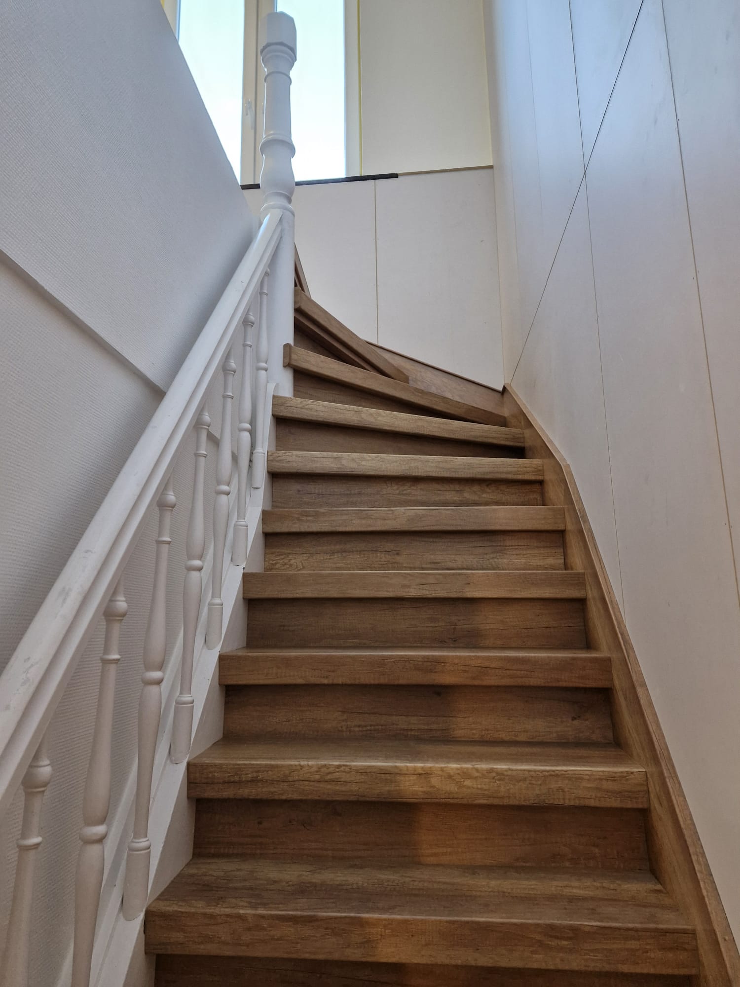 Rénovation escalier à RESSAIX – GIUSEPPE – Après travaux – Photo 3