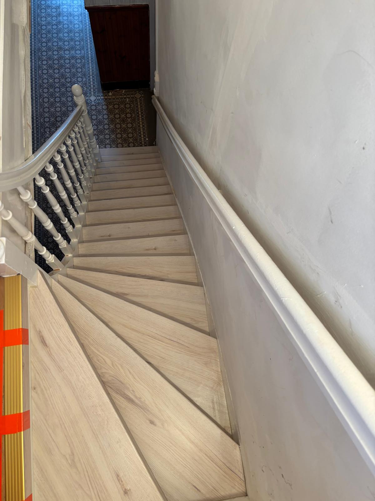 Rénovation escalier à PERENCHIE – MARIE – Après travaux – Photo 2
