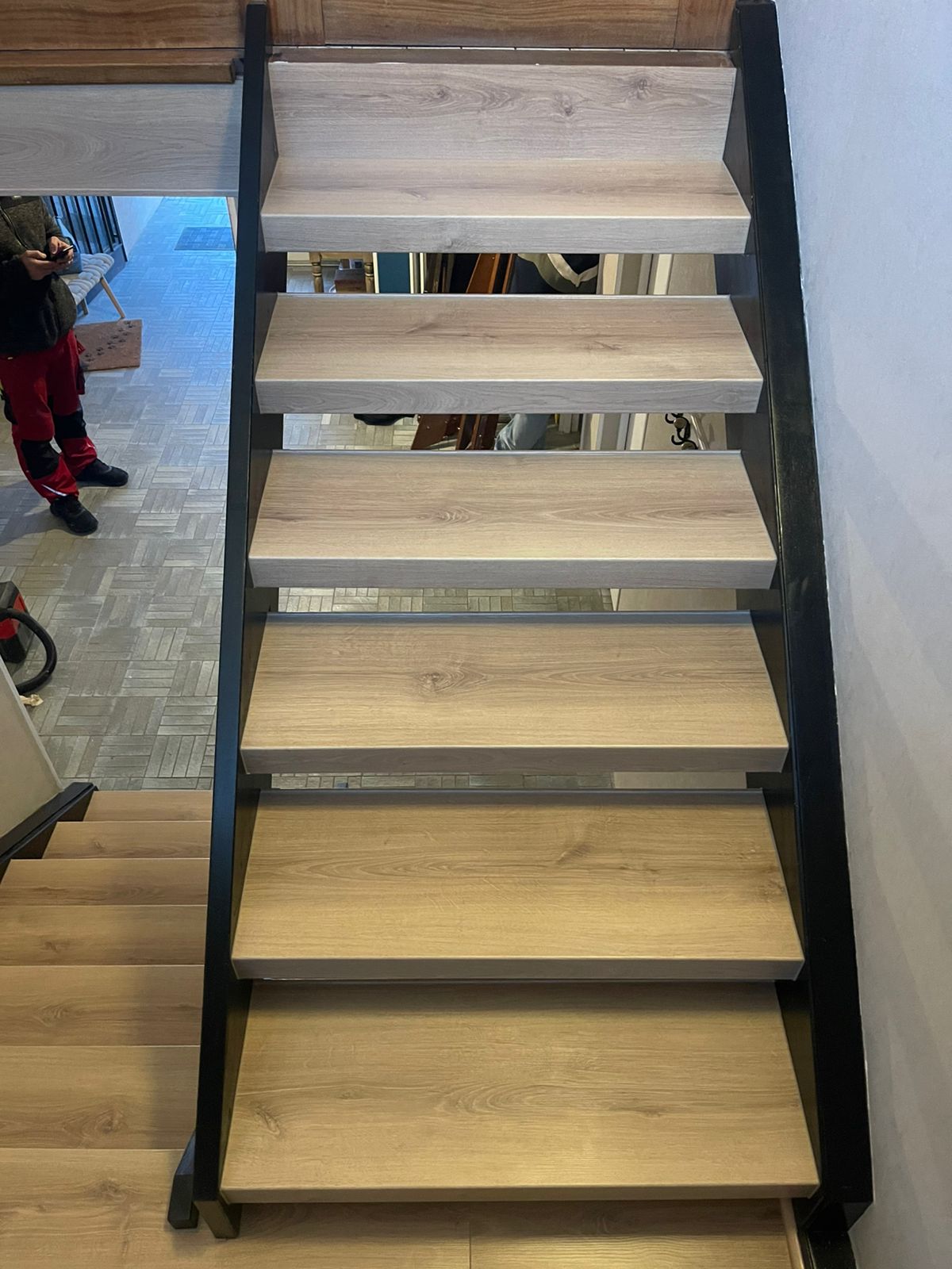 Rénovation escalier à FLEURY – SEBASTIEN – Après travaux – Photo 2