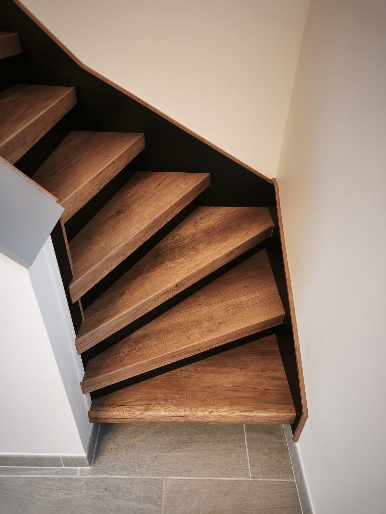 Rénovation escalier à BECORDEL BECOURT – STEPHANE – Après travaux – Photo 2