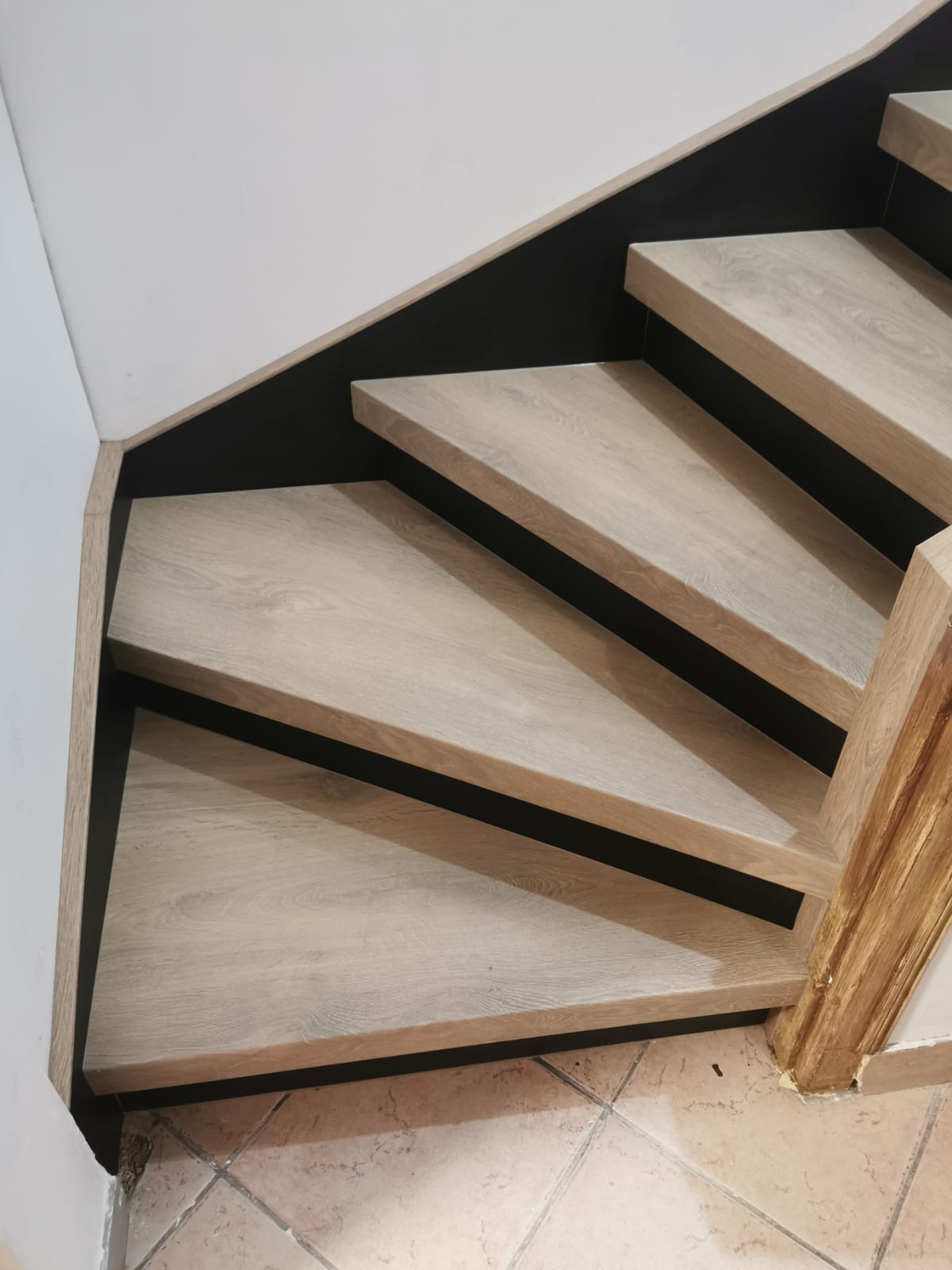 Rénovation escalier à LANDRES – OCEANE ET DIDIER – Après travaux – Photo 4