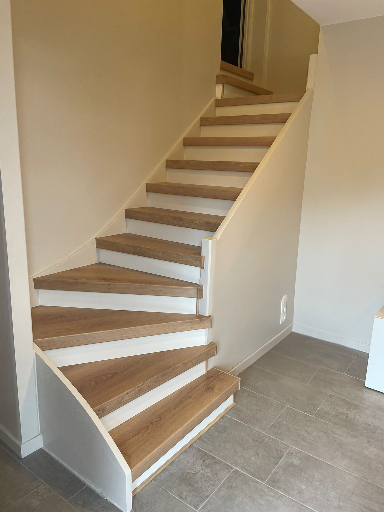 Rénovation escalier à LINSELLES – SEBASTIEN – Après travaux – Photo 4