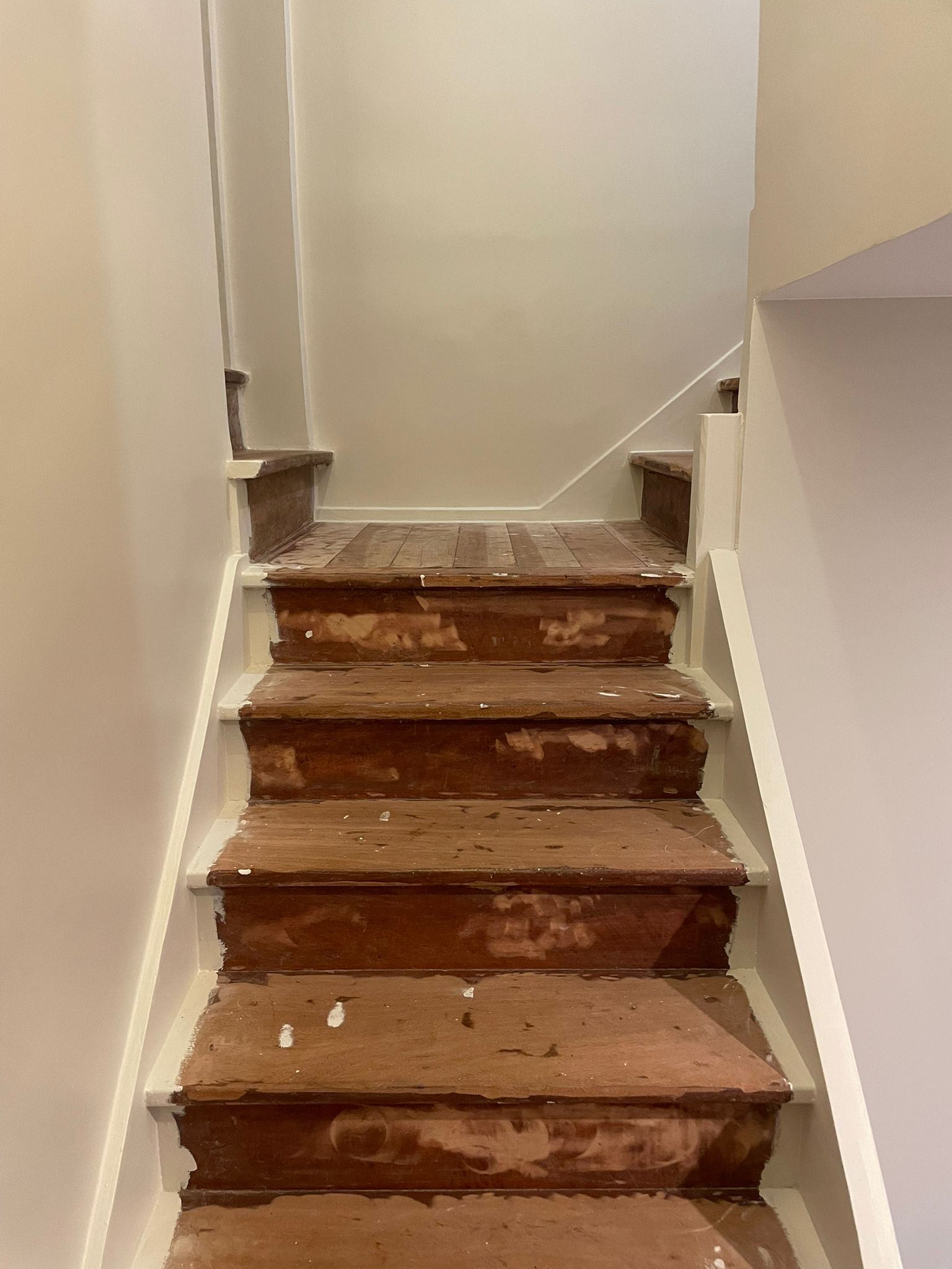 Rénovation escalier à LINSELLES – SEBASTIEN – Avant travaux – Photo 2