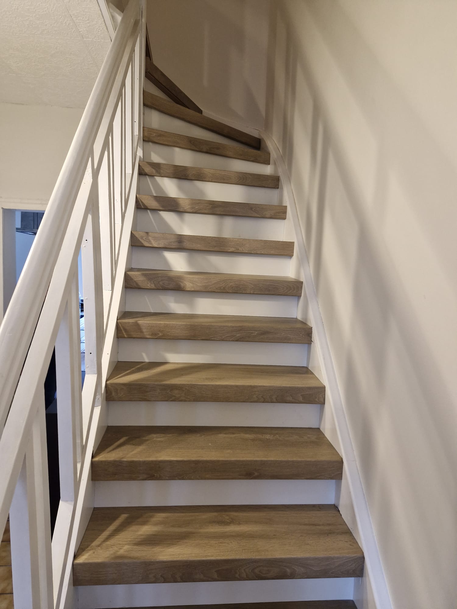 Rénovation escalier à CAUDRY – DELPHINE – Après travaux – Photo 4