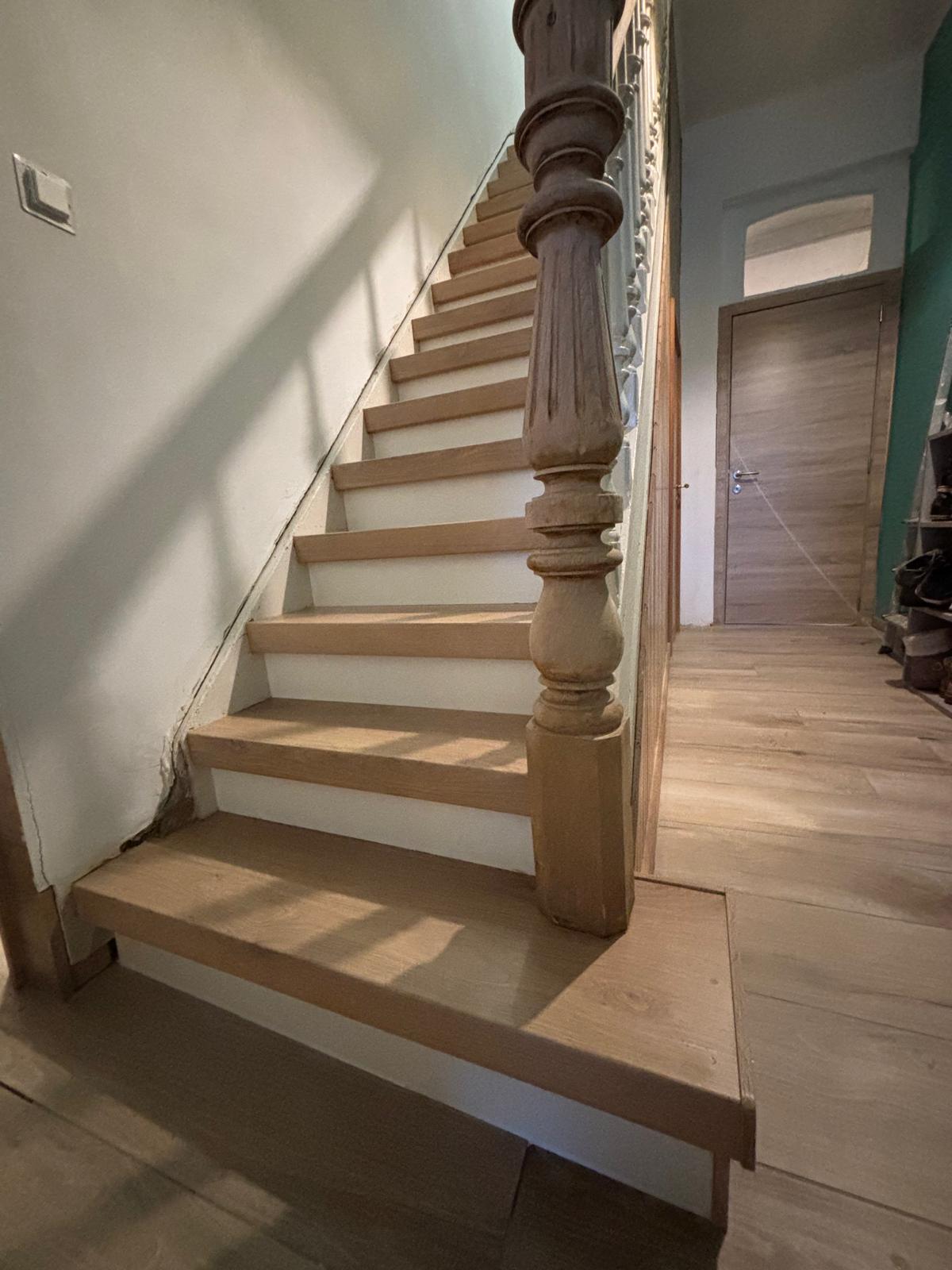 Rénovation escalier à FORCHIES LA MARCHE – SEBASTIEN – Après travaux – Photo 4