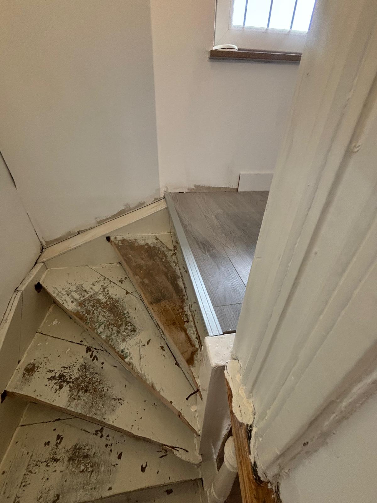 Rénovation escalier à FORCHIES LA MARCHE – SEBASTIEN – Avant travaux – Photo 2
