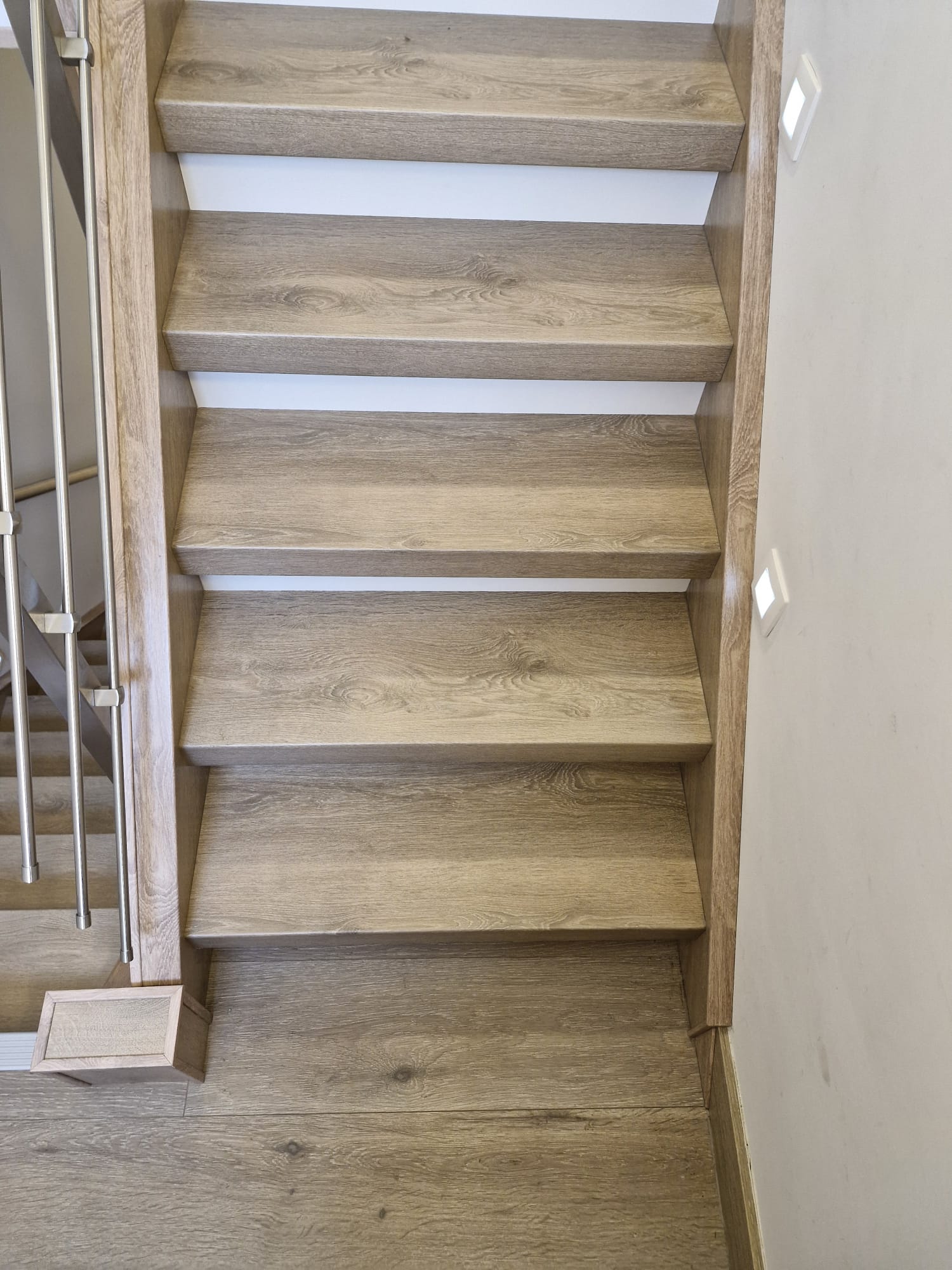 Rénovation escalier à TOURNAI – JACQUELINE – Après travaux – Photo 2