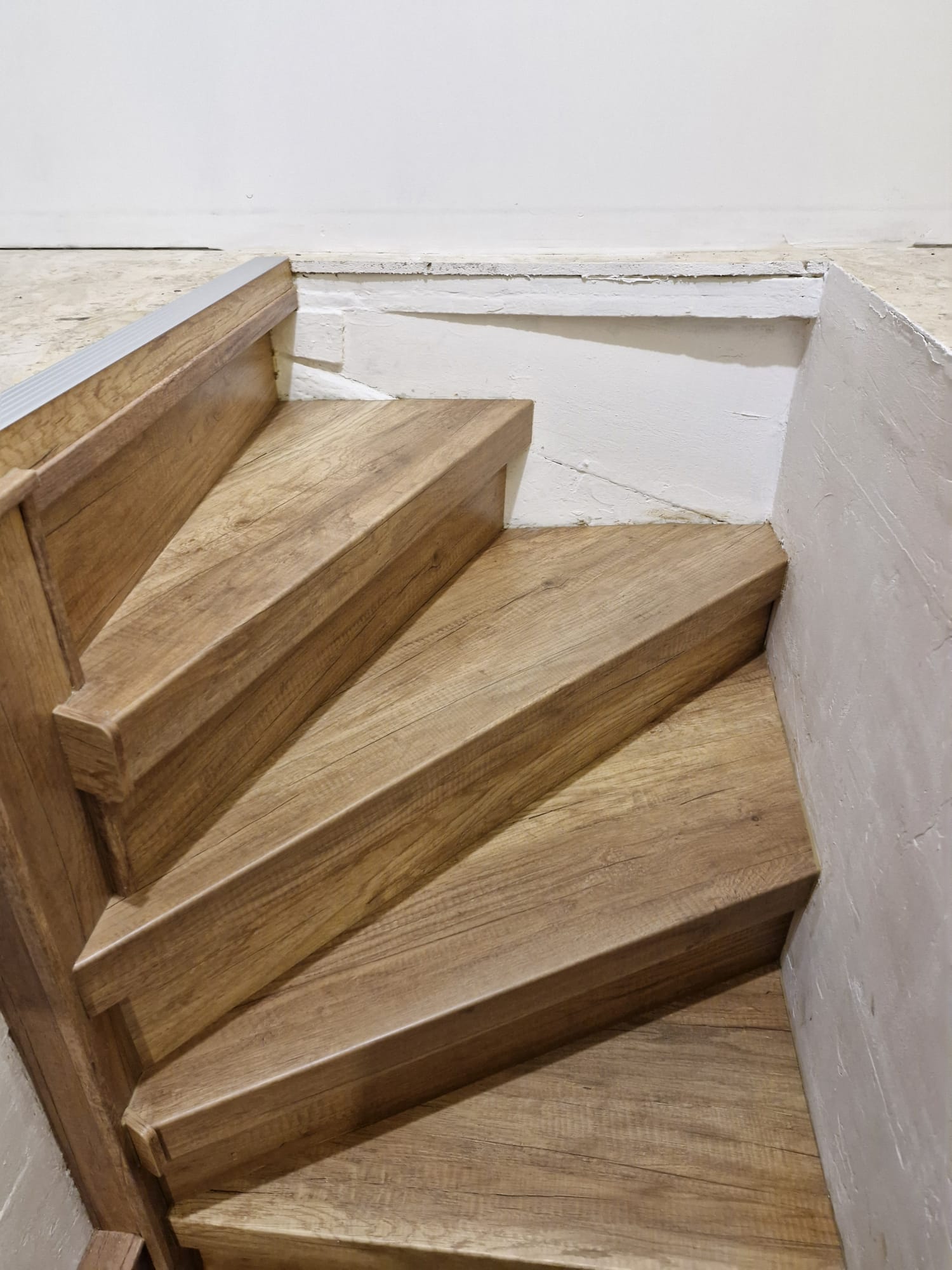 Rénovation escalier à AUTRECOURT ET POURRON – MARIA – Après travaux – Photo 4