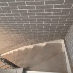 Laurence et son escalier transformé à Calais