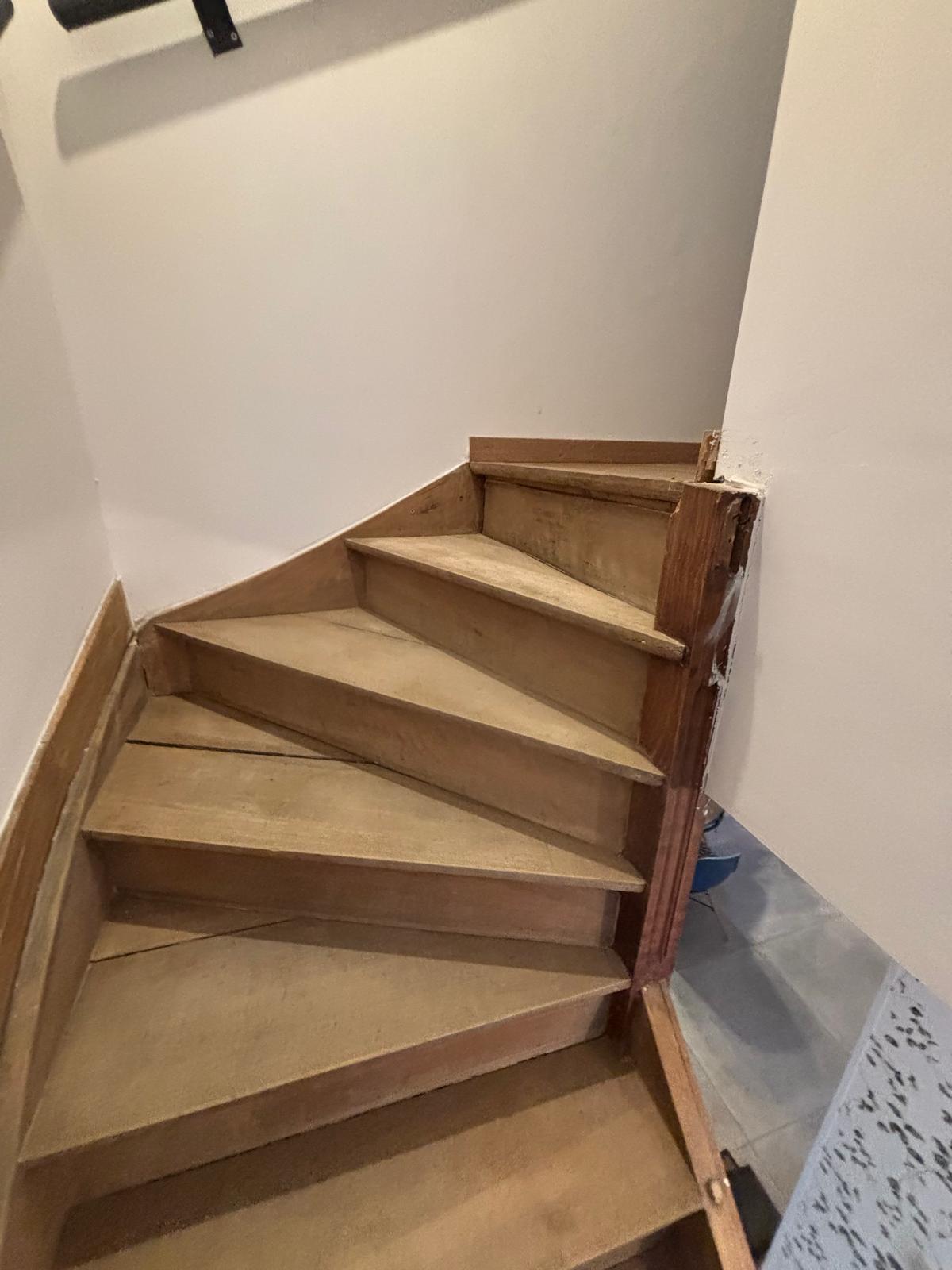 Rénovation escalier à JAMBES – ISABELLE – Avant travaux – Photo 2