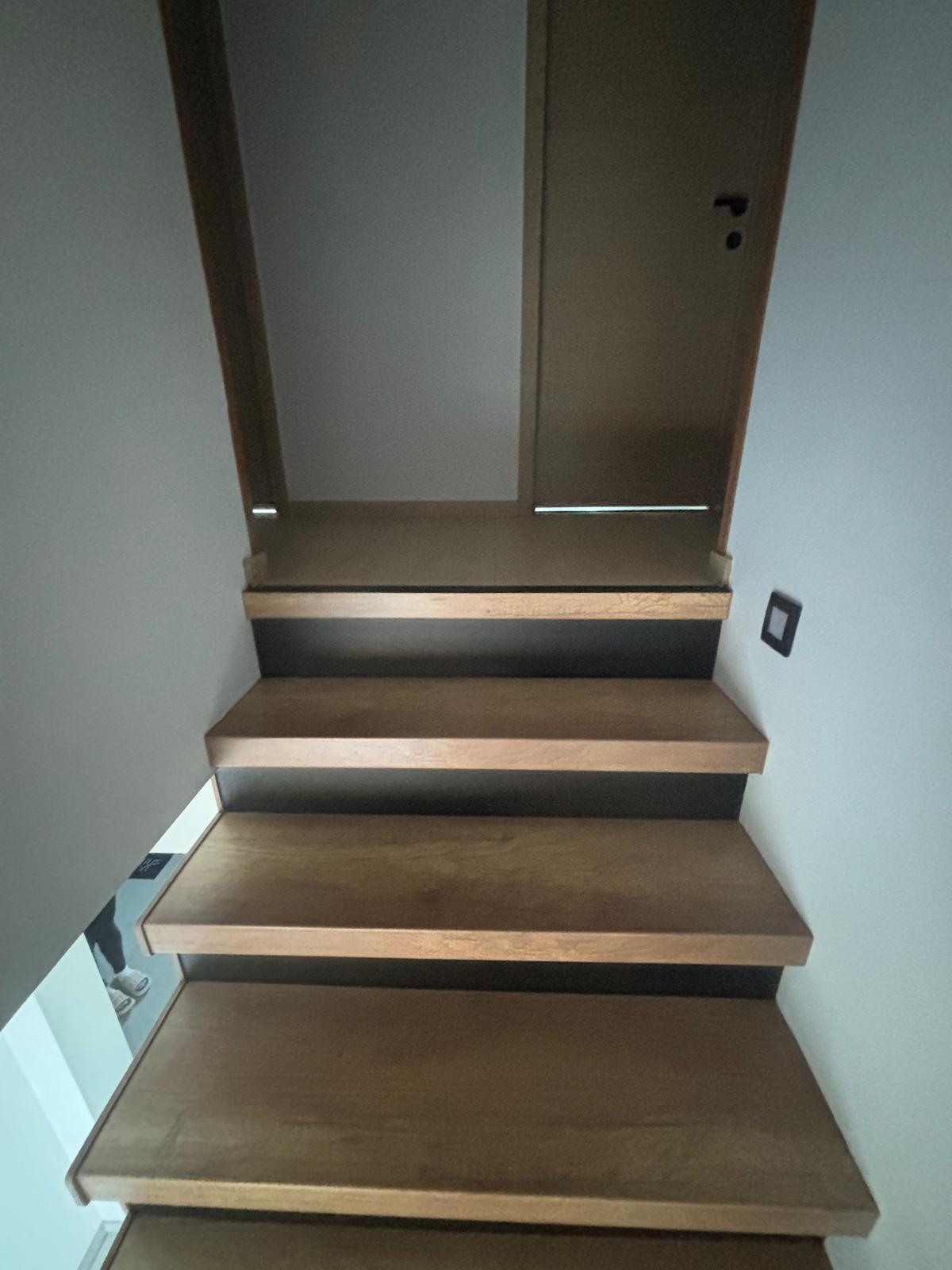 Rénovation escalier à SINSIN – RACHEL – Après travaux – Photo 4
