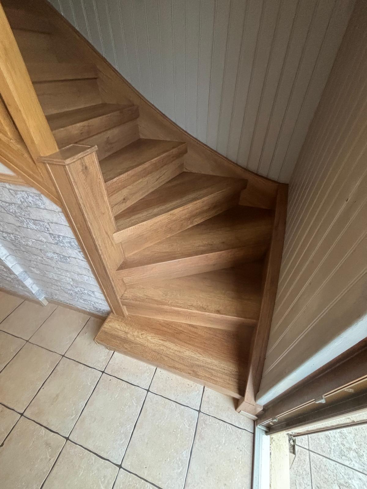 Rénovation escalier à MONT D ORIGNY – DOMINIQUE – Après travaux – Photo 4