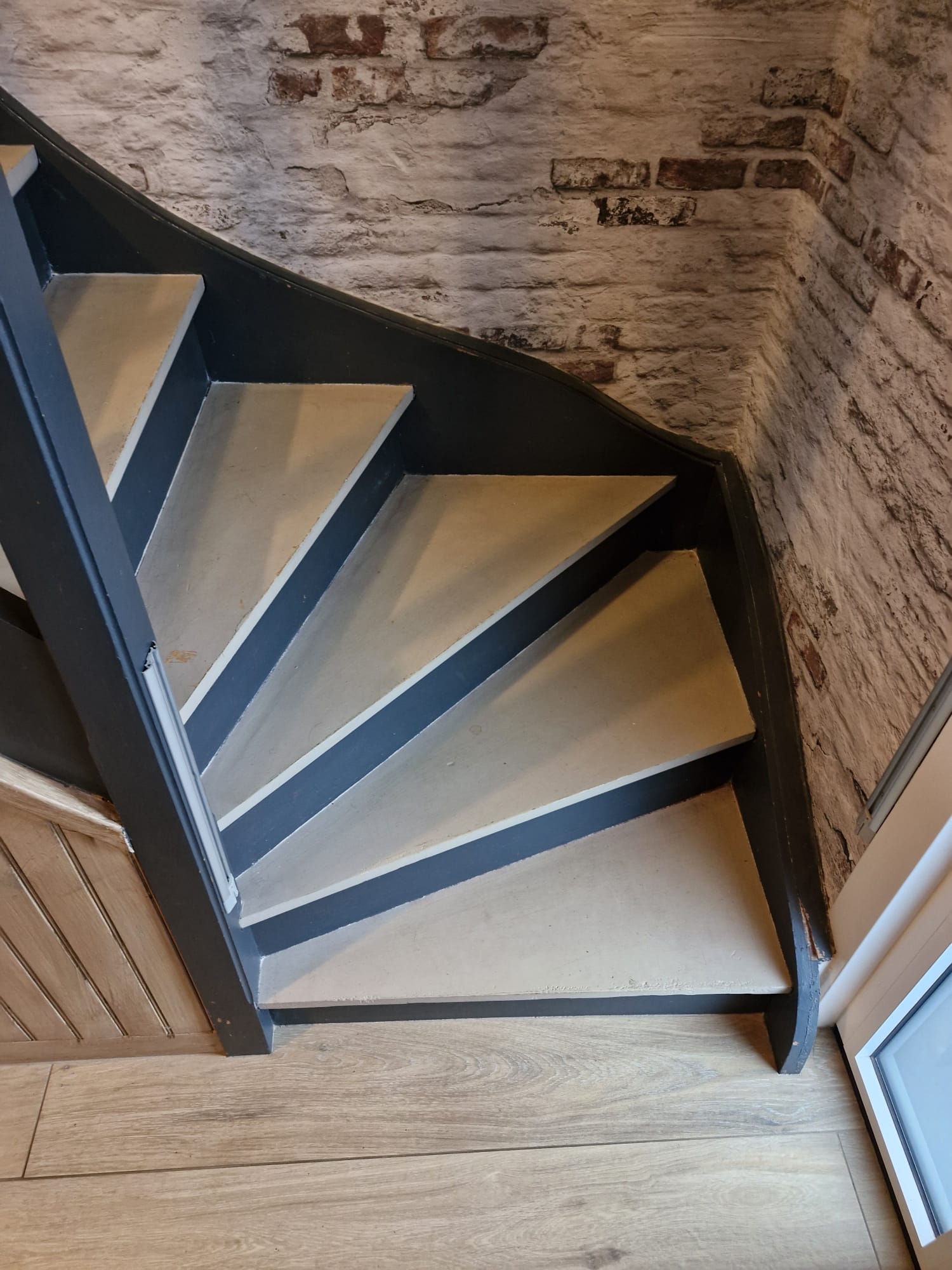 Rénovation escalier à NIVELLE – DIMITRI – Avant travaux – Photo 2